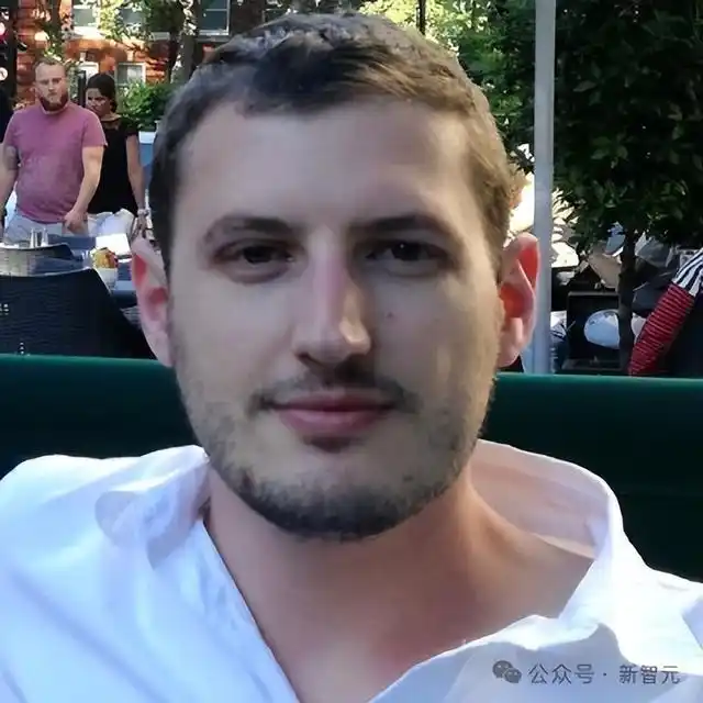 五行代码震撼硅谷!澳洲放羊大叔揭开AI编程新纪元!